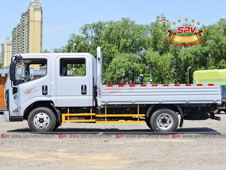 JMC N822 Light Truck - Left Side
